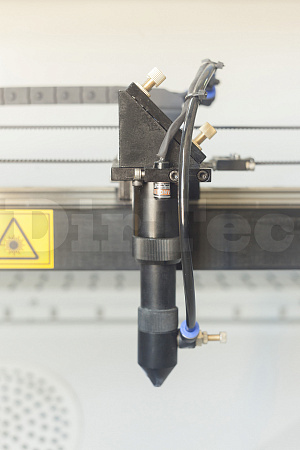 Лазерный станок с ЧПУ DIRTEC 1610
