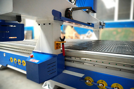 Фрезерный станок с ЧПУ DIRTEC 2131AR (Зонтичная смена инструмента)