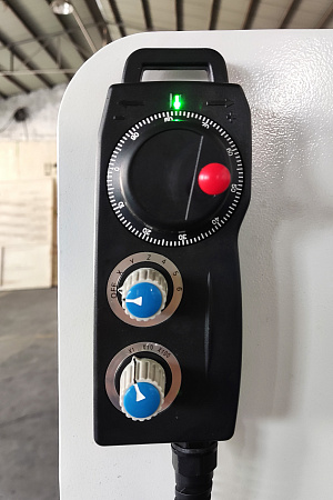 Фрезерный станок с ЧПУ DIRTEC 2141AR (Зонтичная смена инструмента)